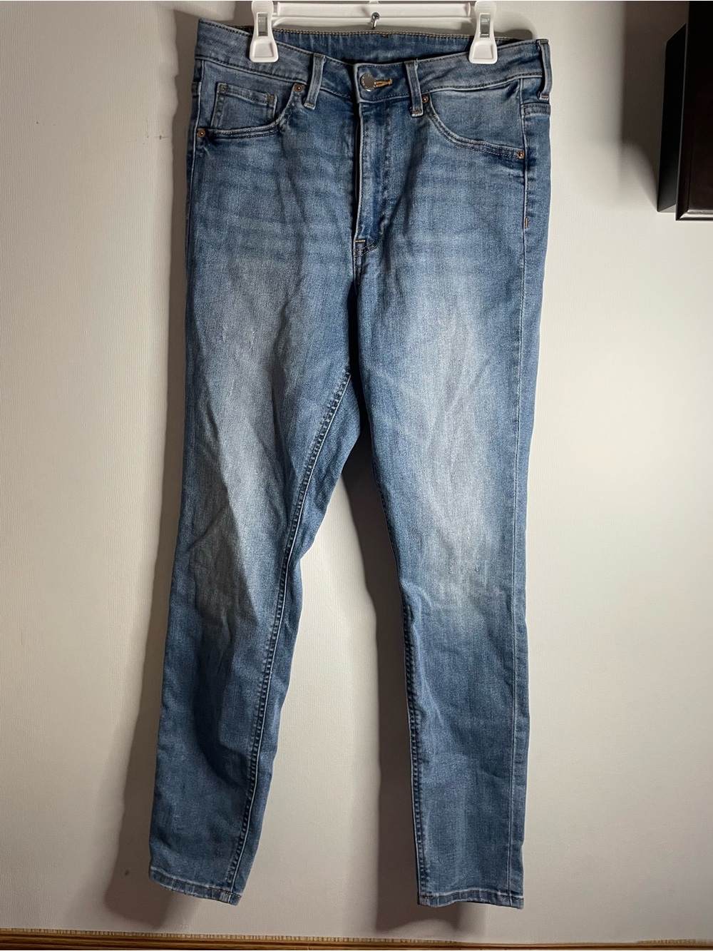 H&M Women Skinny Jeans in Light Blue Wash